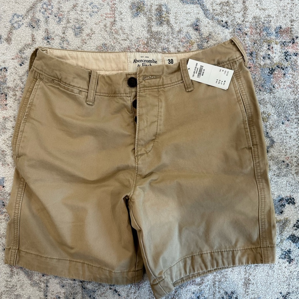 NWT - Abercrombie & Fitch 7” Khaki Button Closure Shorts